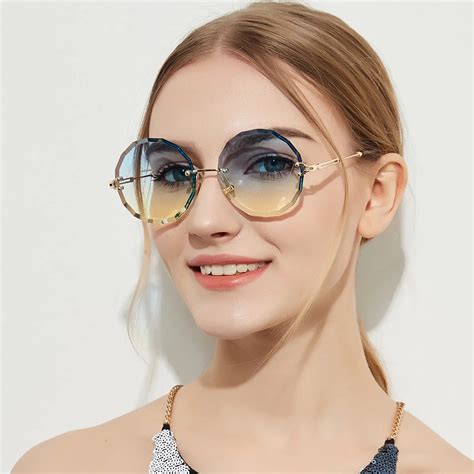 designer round frame sunglasses.